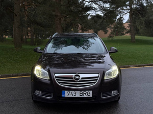 Opel Insignia Sports Tourer SW 4x4 (2 foto / 13)
