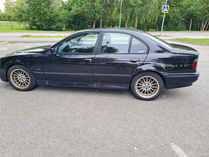 БМВ 530 (7 фото из 8)