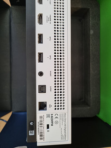 Xbox One S 1TB (3 фото из 3)