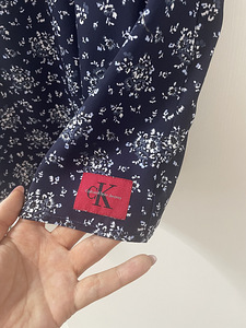 Оригинальное платье Calvin Klein (2 фото из 3)
