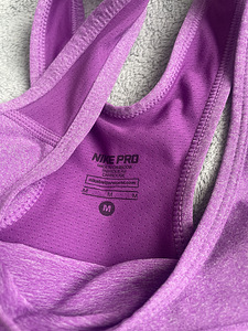 Spordisärk Nike (2 foto / 2)