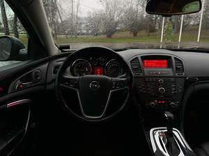 Opel Insignia 4x4 SPORTS TOURER SW 2.0 118kW (13 foto / 15)