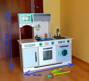 Детская игровая кухня (1 фото из 2)