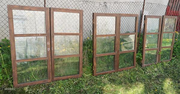 Деревянные оконные рамы со стеклом (фото #3)