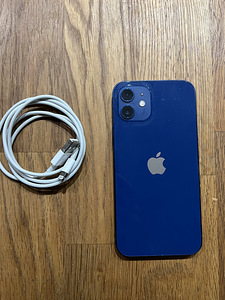 iPhone 12 64 ГБ (1 фото из 3)