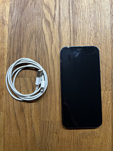 iPhone 12 64 ГБ (2 фото из 3)