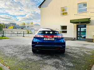 Honda Civic 5D 2007 (7 foto / 13)