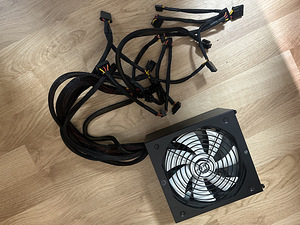 Toiteplokk 750W (2 foto / 2)
