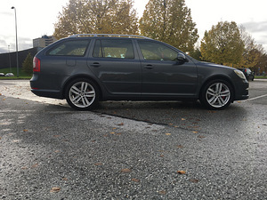 Škoda octavia VRs 2010 2.0 CR diisel 125kw (3 foto / 12)