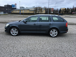 Škoda octavia VRs 2010 2.0 CR diisel 125kw (12 foto / 12)