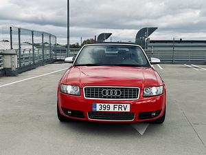 AUDI S4 CABRIO V8 4.2 (2 foto / 12)