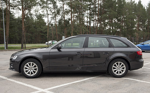 AUDI A4 AVANT (5 фото из 11)