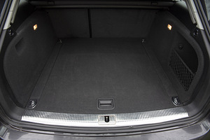 AUDI A4 AVANT (8 фото из 11)