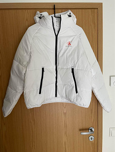 Uus Calvin Klein jope s.M (2 foto / 4)