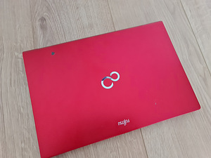 Sülearvuti Fujitsu LIFEBOOK U772 Ultrabook Dock Laadija Kott (8 foto / 10)