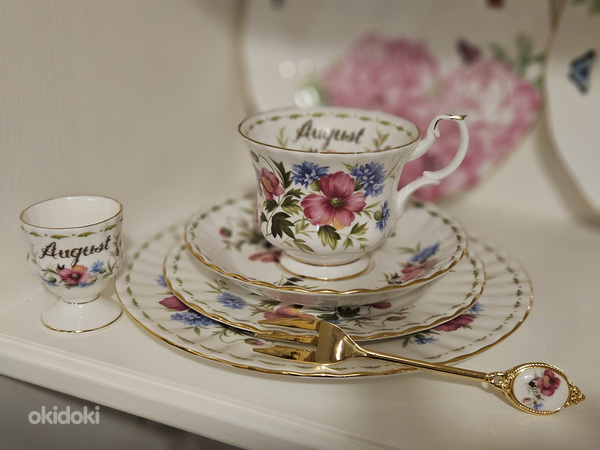 Royal Albert "Flower of the Month" August