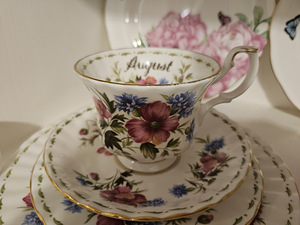 Royal Albert "Цветок месяца" Август (7 фото из 8)