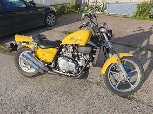 Honda Magna 700cc 58KW (1 foto / 10)