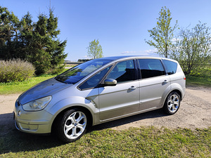 Ford S-max (2 фото из 10)