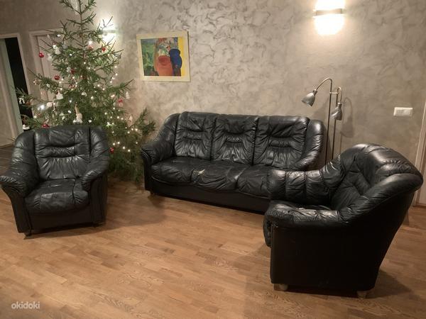 Кожаная мебель, диван и 2 кресла (фото #1)