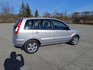 Ford Fusion Facelift 2012 (5 foto / 15)
