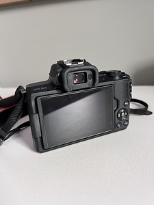 Canon EOS M50 + EF-M 15-45mm (2 foto / 7)