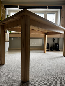 Täispuidust käsitöö söögilaud (3 foto / 5)