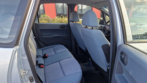 Mitsubishi Colt (6 foto / 10)