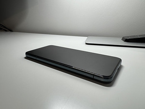 Samsung S22 256Gb (2 foto / 7)