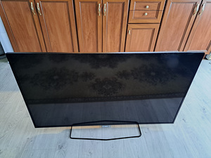 Телевизор Philips 48" (1 фото из 4)
