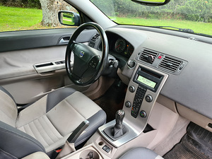 Volvo s40 (4 фото из 6)