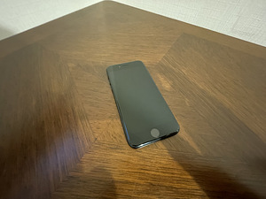 iPhone SE 2020 (6 фото из 10)