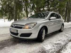 Opel Astra H (4 foto / 8)