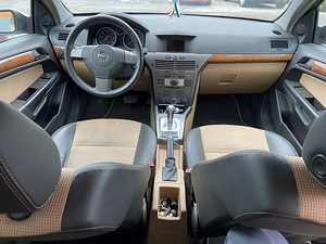 Opel Astra H (6 foto / 8)