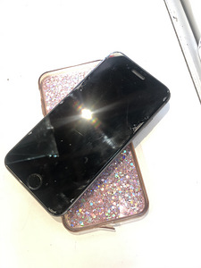 iPhone 8 64GB (9/10, 81% аккумулятора) (2 фото из 4)