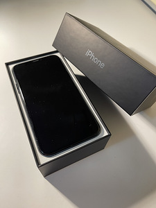 iPhone 11 Pro 64GB Roheline (1 foto / 4)