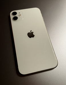 iPhone 11 128 ГБ Белый (1 фото из 4)