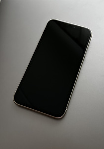 iPhone 11 64GB White (2 foto / 4)