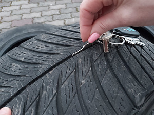 235/60 R18 (5 foto / 6)