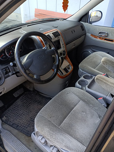 Kia Carnival 2.9 CRDI diisel,automaat (8 foto / 9)