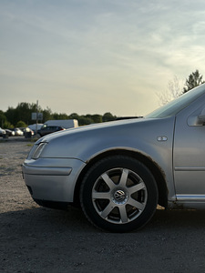VW Bora 2.8 VR6 4MOTION (9 foto / 15)