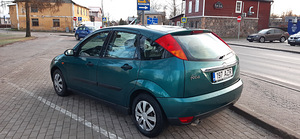 FORD FOCUS 1,8 GHIA 1999 85 kW (2 foto / 6)