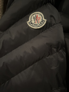 Müüa MONCLER lühike soe jope unisex 38/40 (8 foto / 8)