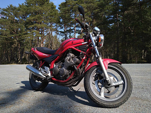 YAMAHA XJ 600NH (3 foto / 6)