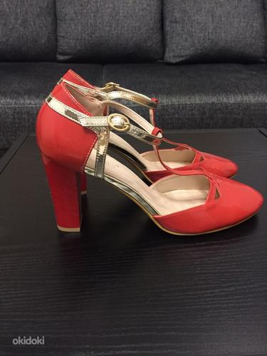 Красные туфли на каблуке, размер 41 (фото #2)