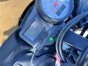 Yamaha YZF R6 (9 foto / 10)