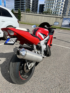 Yamaha YZF R6 (3 foto / 10)