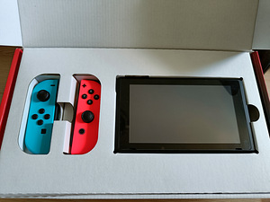 Nintendo Switch V2 + 2 пульта + 3 игры + RingFit (4 фото из 8)