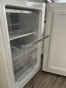 Морозильник Midea (4 фото из 6)