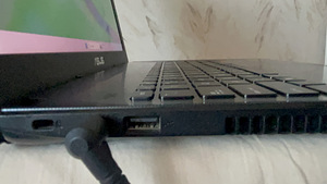 Asus X501 (2 foto / 5)